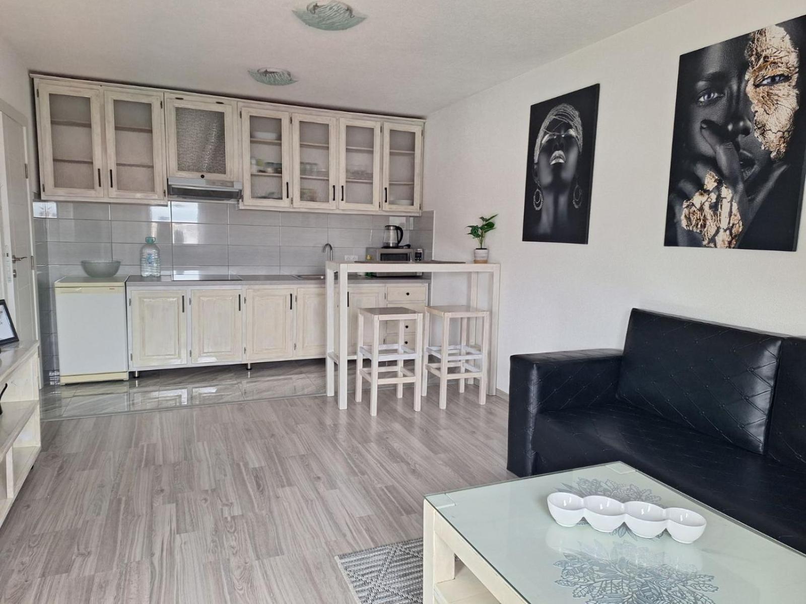 Apartman Lilly Modrica ภายนอก รูปภาพ